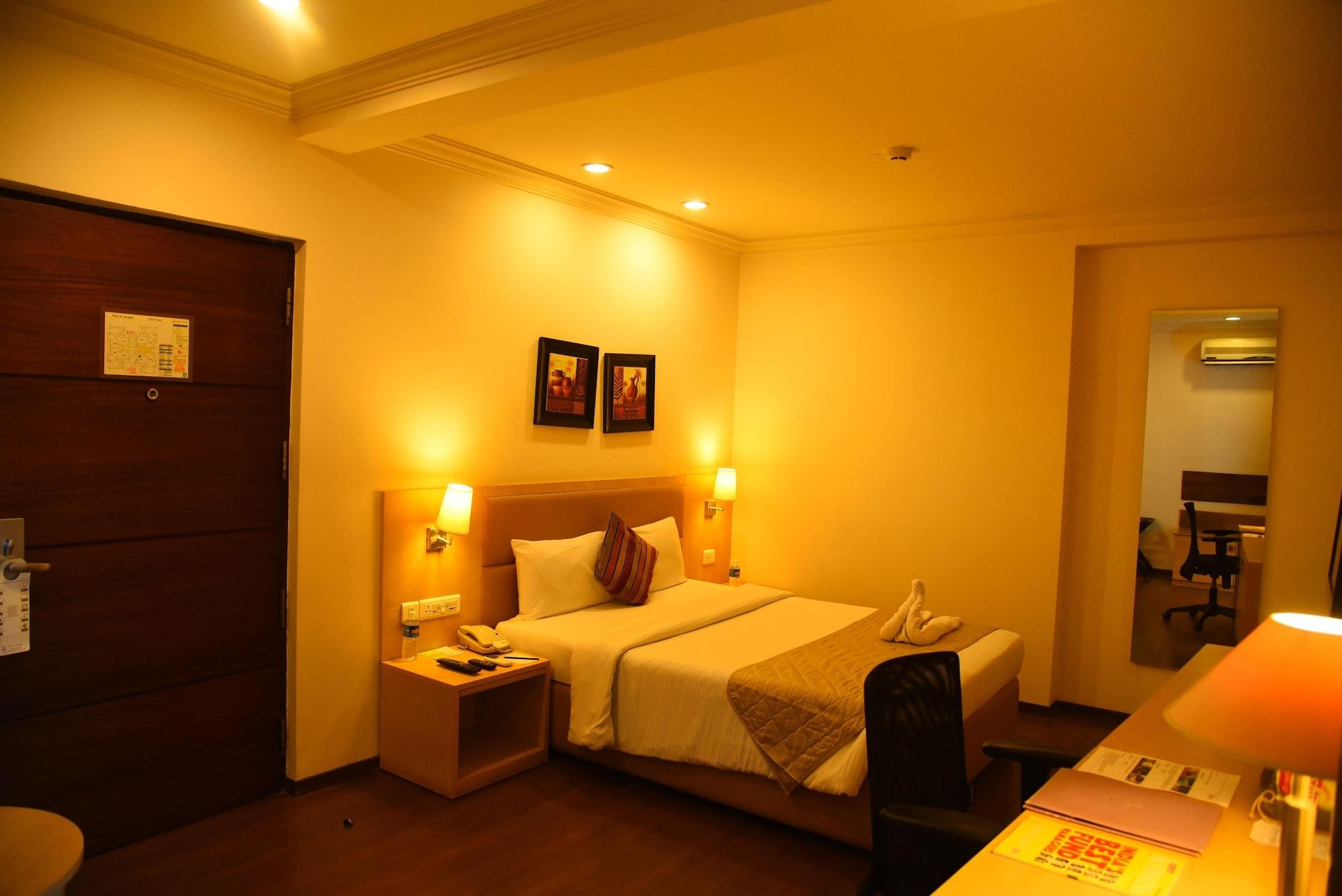 Royal Orchid Suites Whitefield Bangalore Exteriör bild