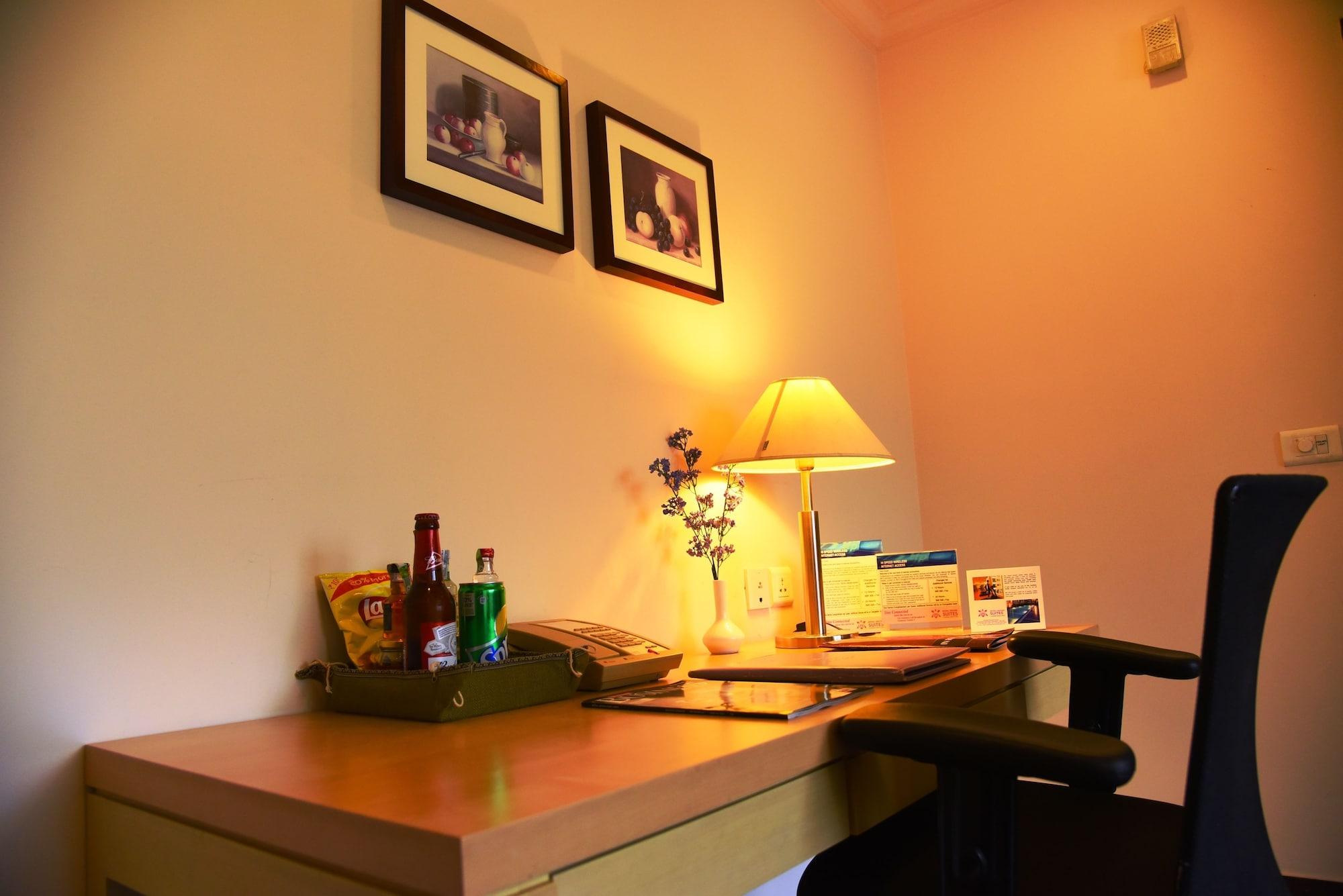 Royal Orchid Suites Whitefield Bangalore Exteriör bild