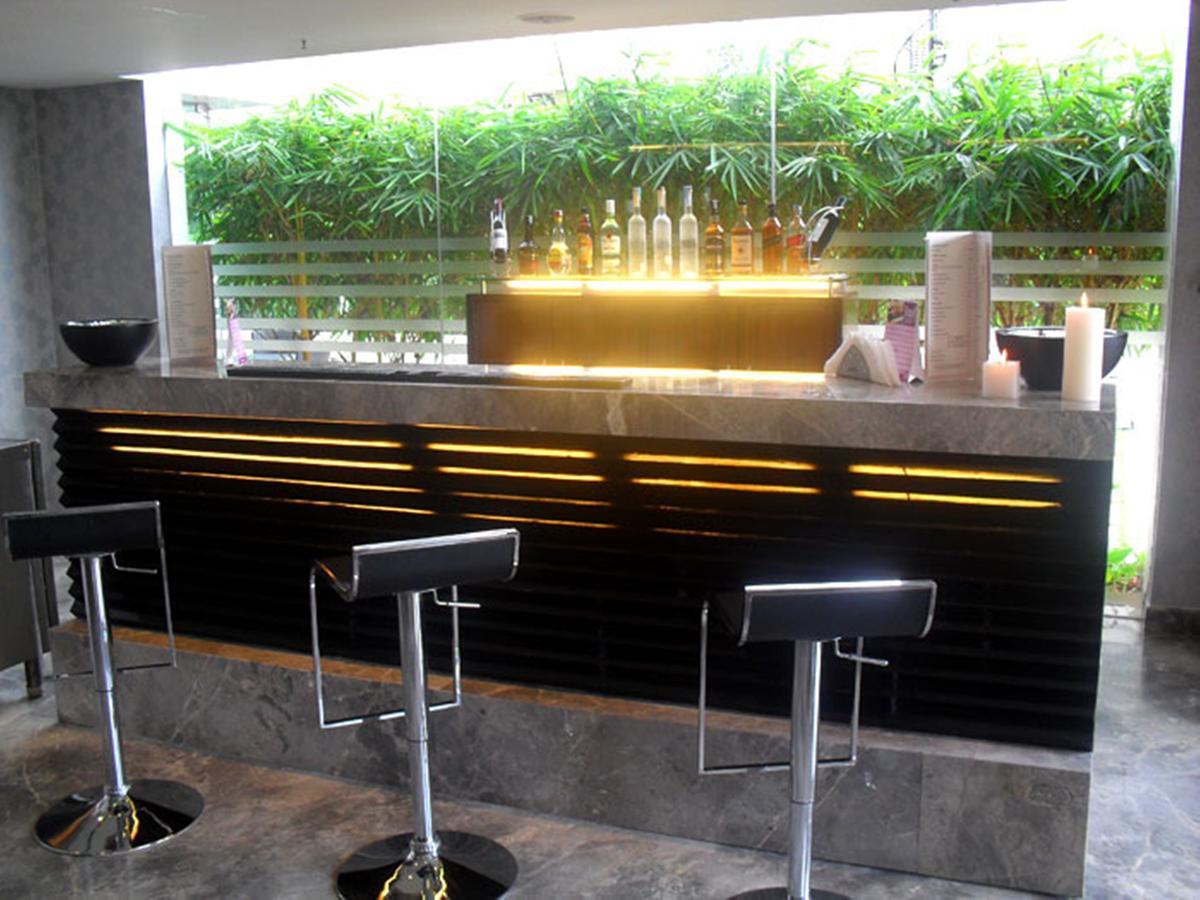 Royal Orchid Suites Whitefield Bangalore Exteriör bild