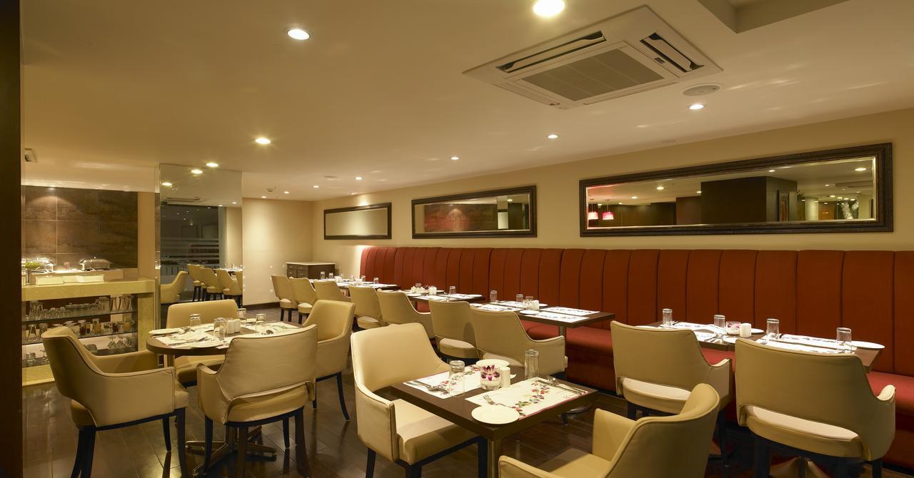 Royal Orchid Suites Whitefield Bangalore Exteriör bild