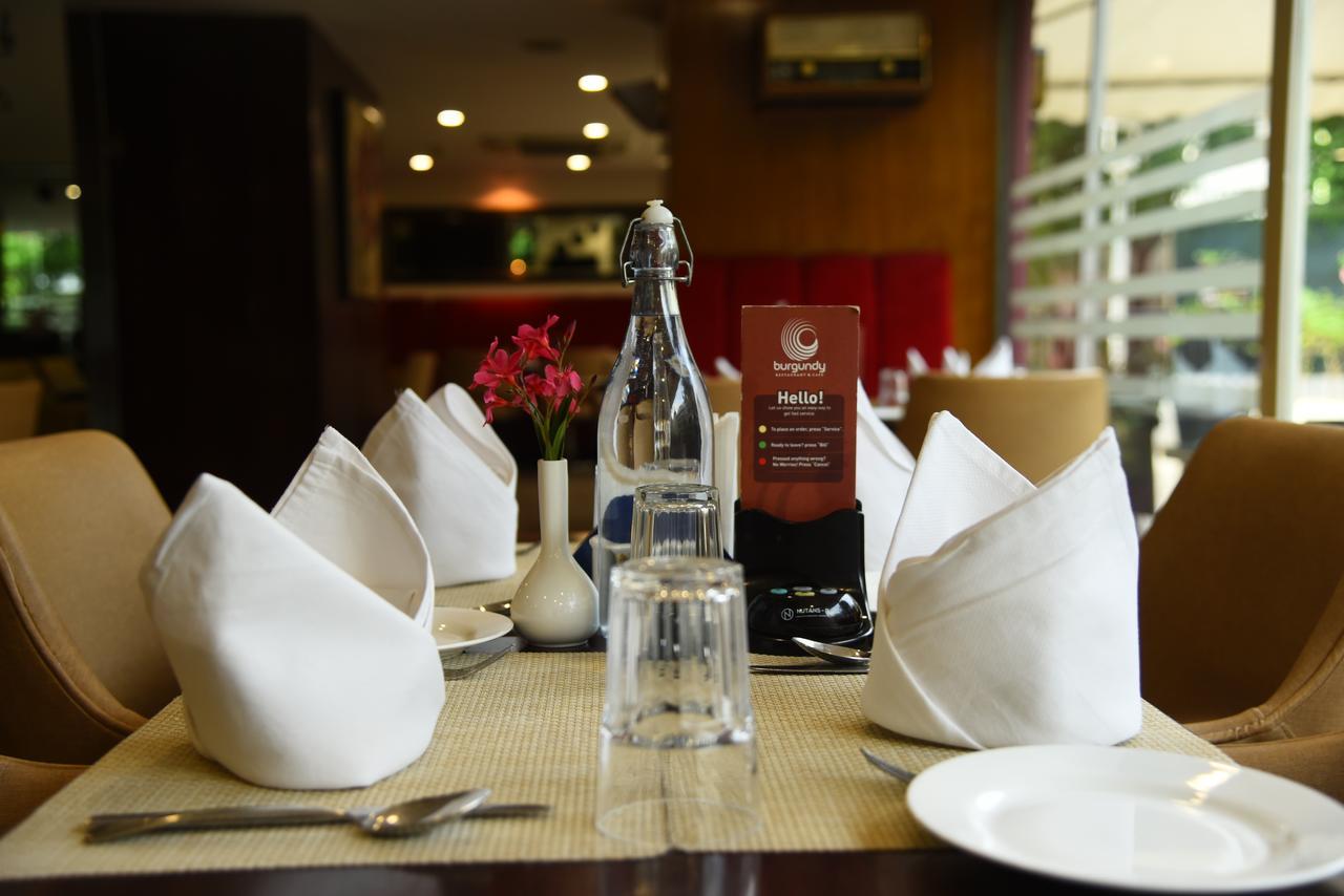 Royal Orchid Suites Whitefield Bangalore Exteriör bild