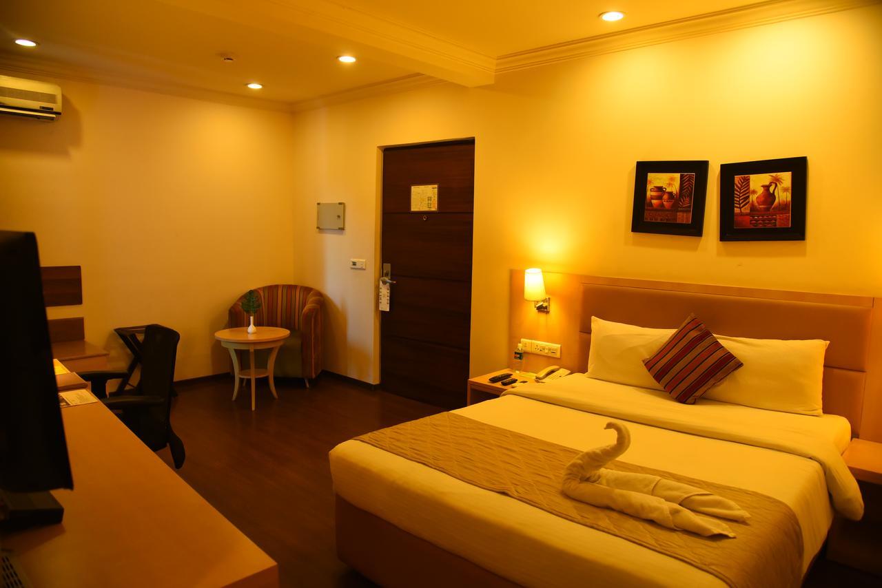 Royal Orchid Suites Whitefield Bangalore Exteriör bild