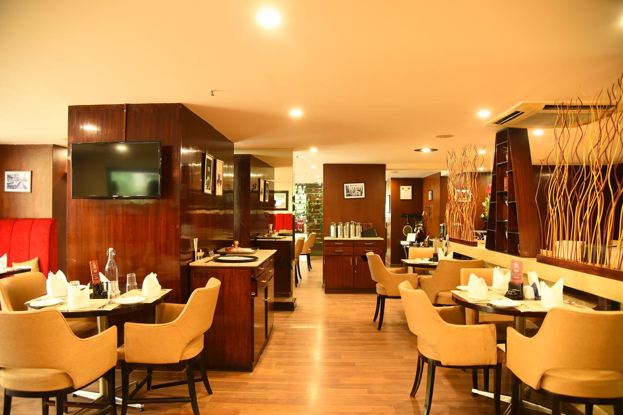 Royal Orchid Suites Whitefield Bangalore Exteriör bild