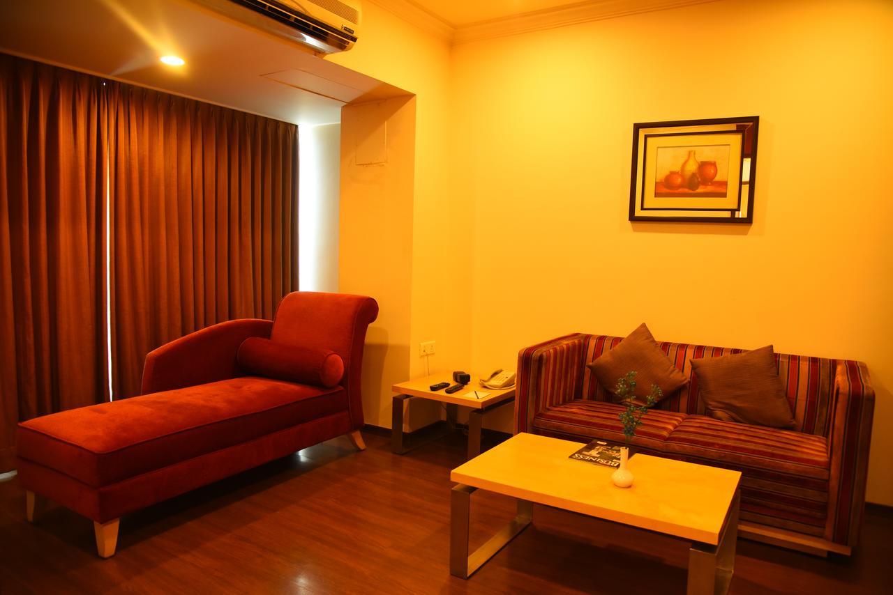 Royal Orchid Suites Whitefield Bangalore Exteriör bild