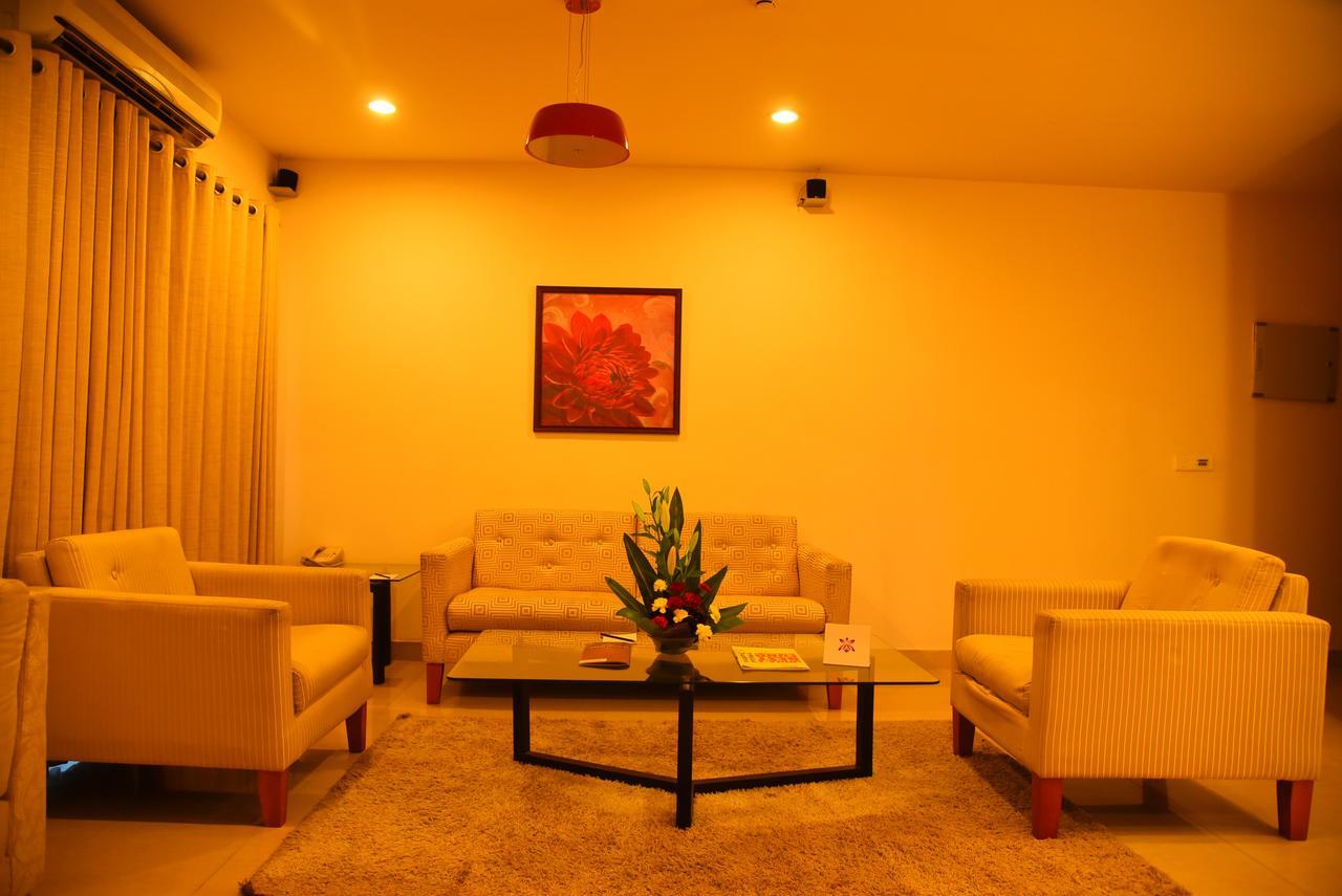 Royal Orchid Suites Whitefield Bangalore Exteriör bild