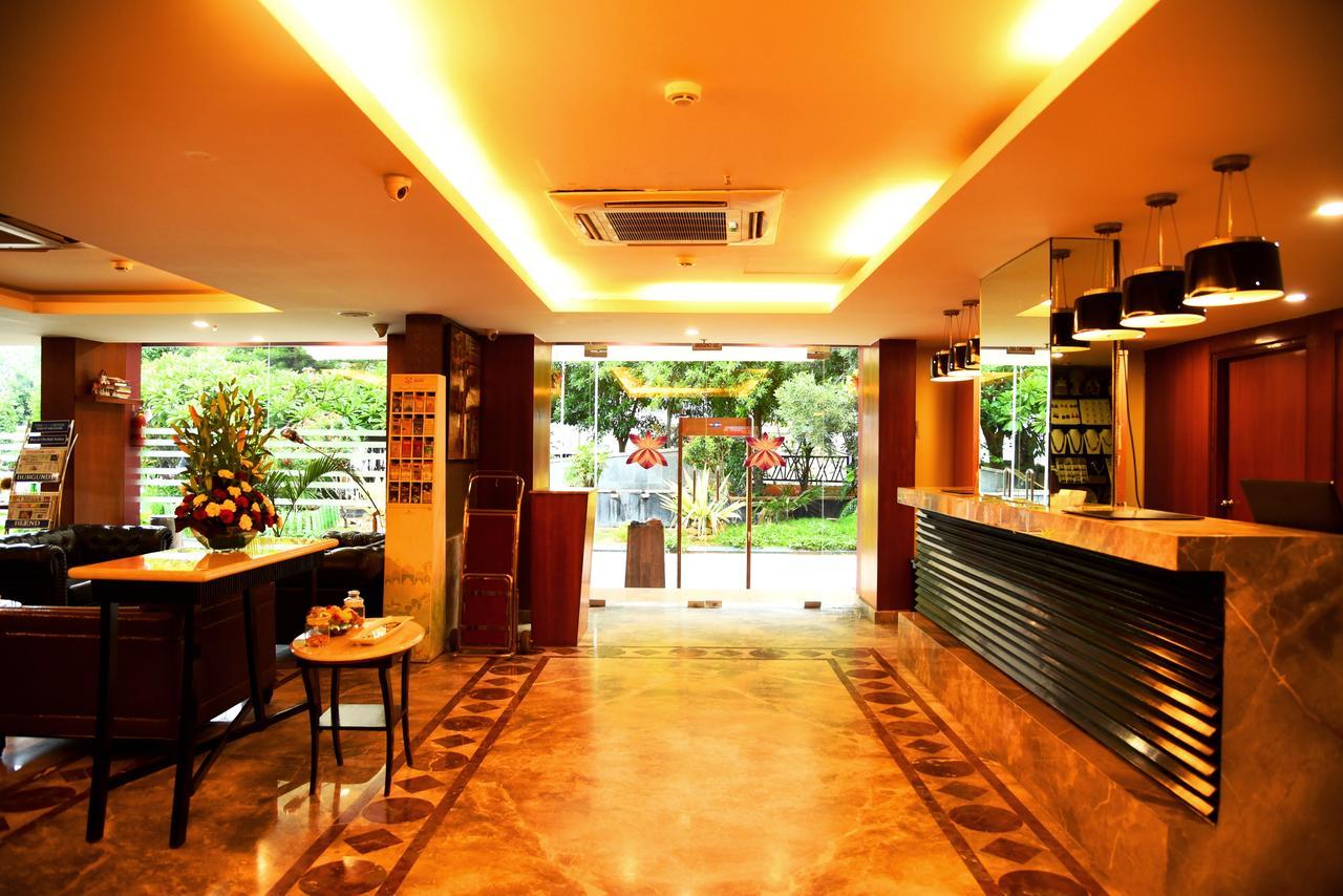 Royal Orchid Suites Whitefield Bangalore Exteriör bild