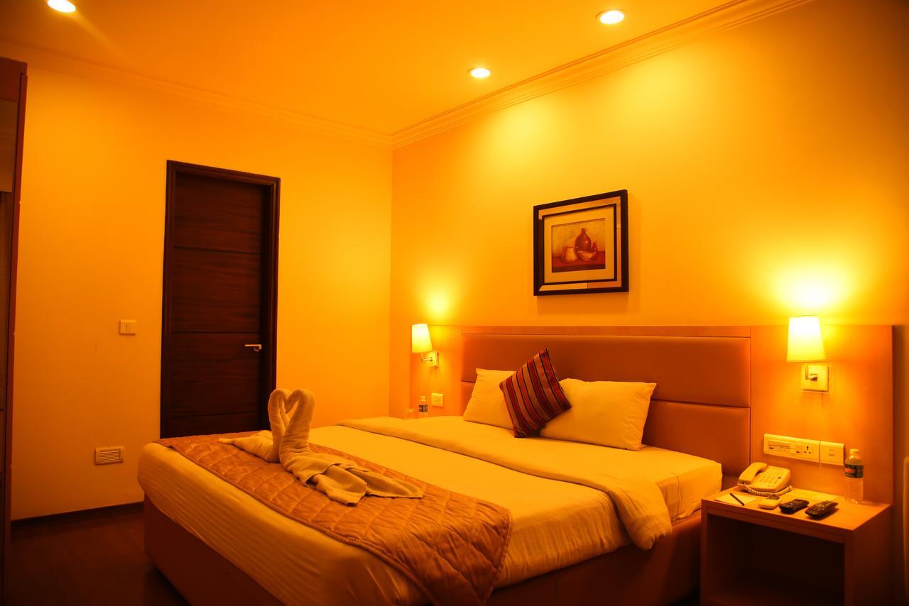 Royal Orchid Suites Whitefield Bangalore Exteriör bild
