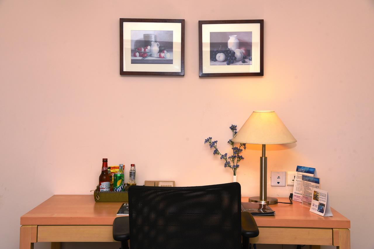 Royal Orchid Suites Whitefield Bangalore Exteriör bild